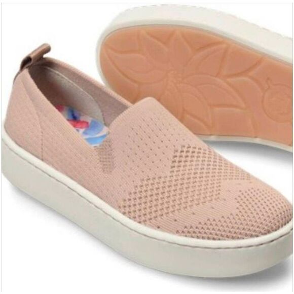 BORN Sun Slip-On Knit Sneaker Size 6.5M - Picture 1 of 7